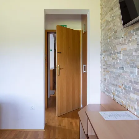 بينشون 4* بليد