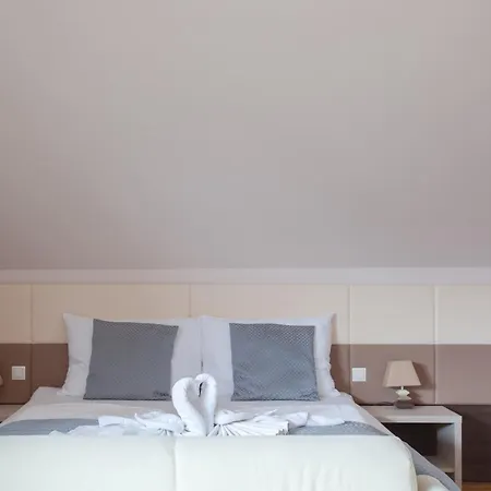 Pension Bled בית הארחה 4*