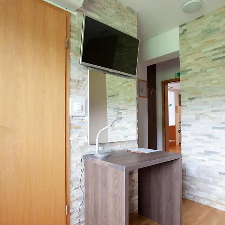 Konukevi Pension Bled 4*