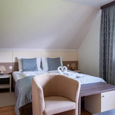 בית הארחה Pension Bled בלד