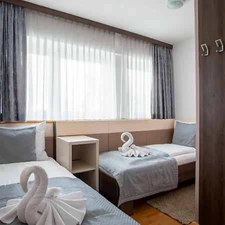 Pension Bled Konukevi 4*