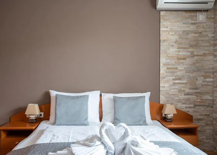 布莱德膳食公寓酒店 4*