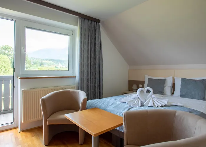 布莱德膳食公寓酒店 4* 布莱德