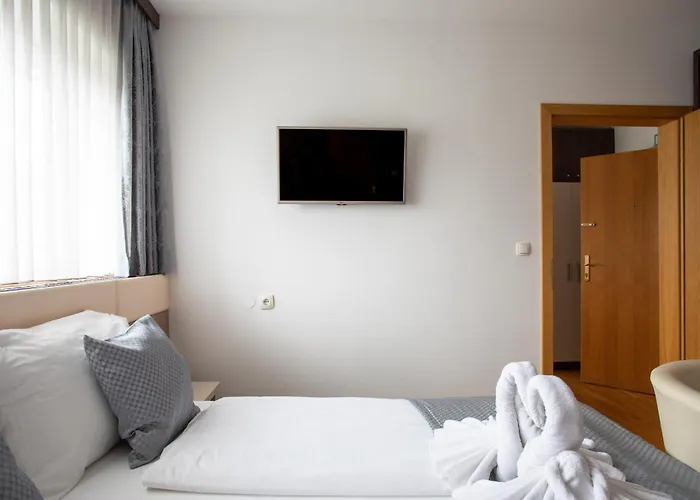 布莱德膳食公寓酒店 布莱德