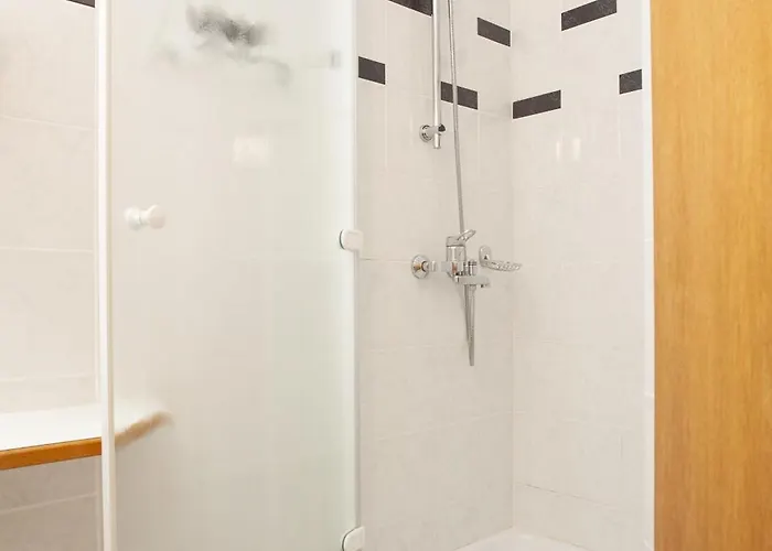 布莱德膳食公寓酒店 4*