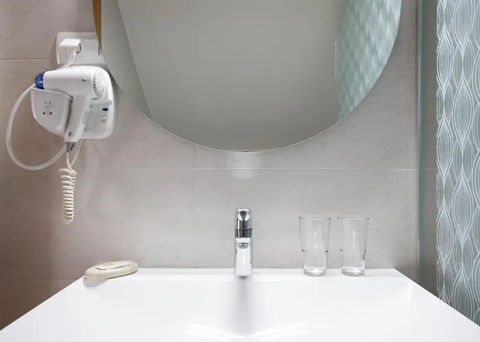 布莱德膳食公寓酒店 4* 布莱德