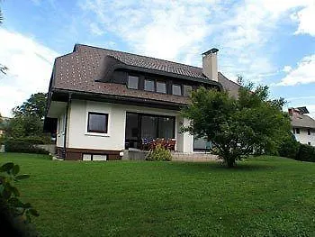 布莱德膳食公寓酒店 招待所 4*